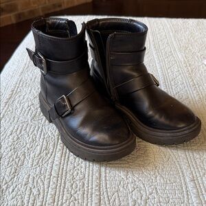 Art class Black Boots with Buckle Straps